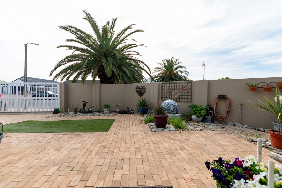 3 Bedroom Property for Sale in Laaiplek Western Cape